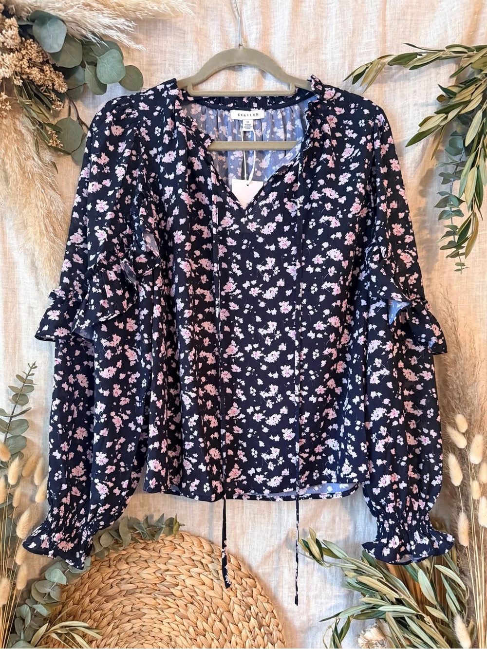Stellah Black Floral Tie-Front Ruffle Sleeve Blouse